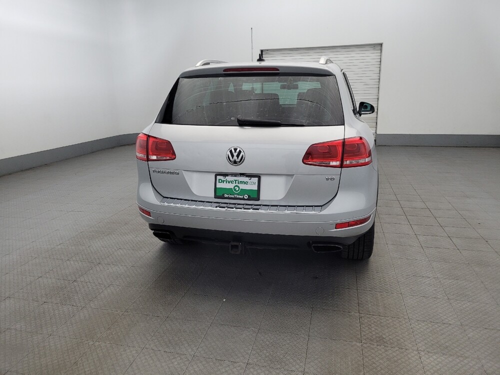 2014 Volkswagen Touareg in Allentown, PA 18103 - 18077420 7