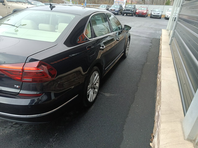 2017 Volkswagen Passat in DuBois, PA 15801 - 18077438 9