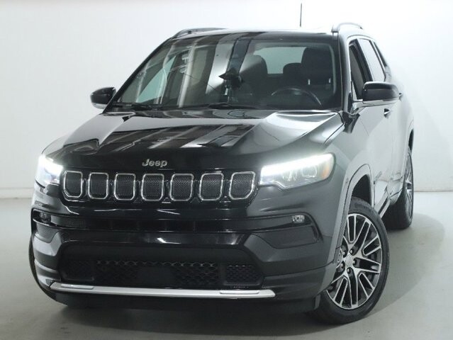 2022 Jeep Compass in Bedford, OH 44146 - 18077451 3