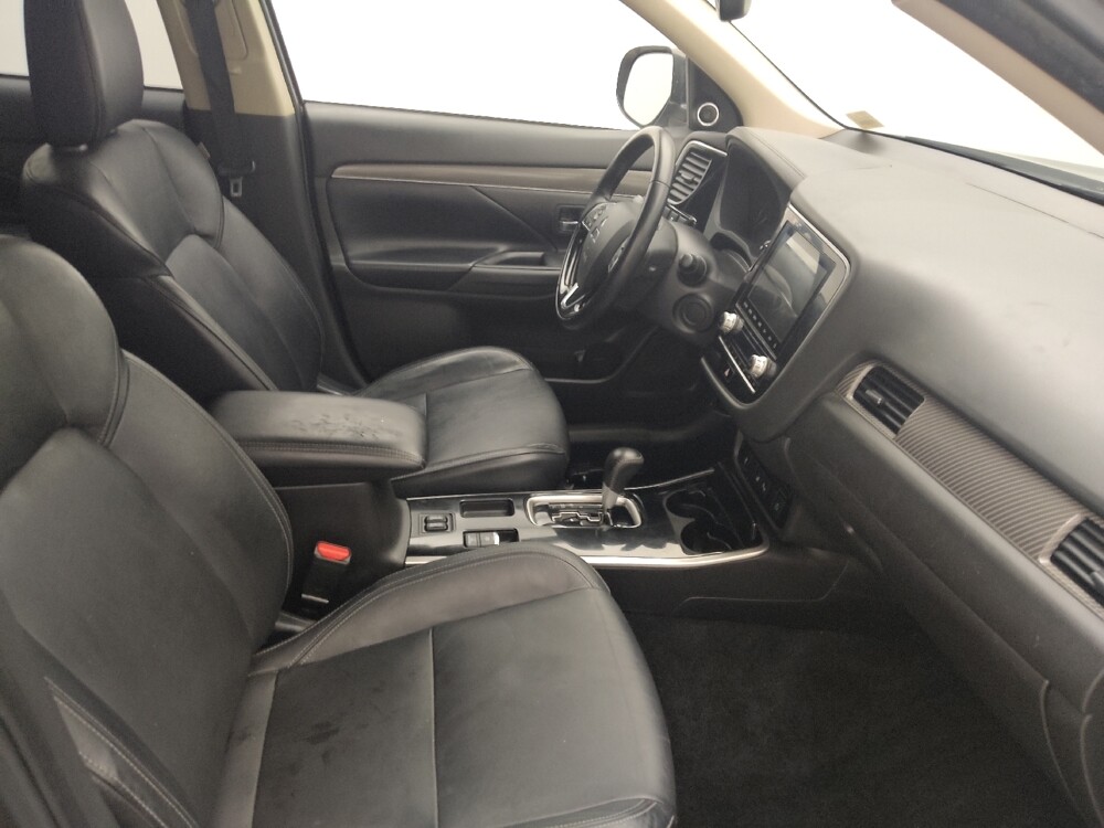 2020 Mitsubishi Outlander in Independence, MO 64055 - 18077464 21