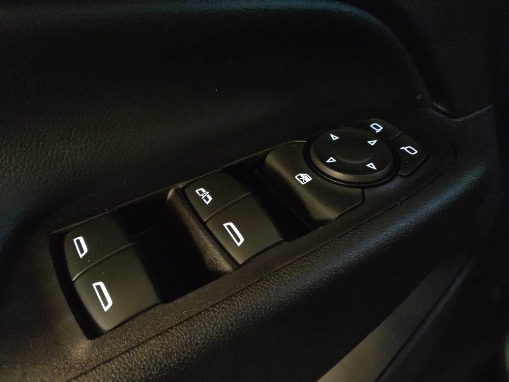 2020 Chevrolet Equinox in Raleigh, NC 27604 - 18077548 27