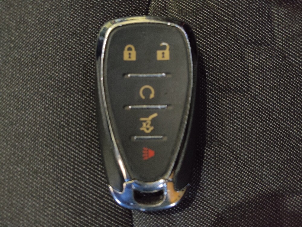 2020 Chevrolet Equinox in Live Oak, TX 78233 - 18077571 32