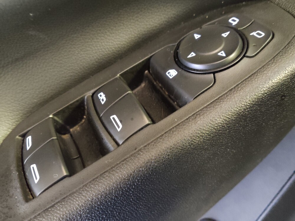 2020 Chevrolet Equinox in Live Oak, TX 78233 - 18077571 27