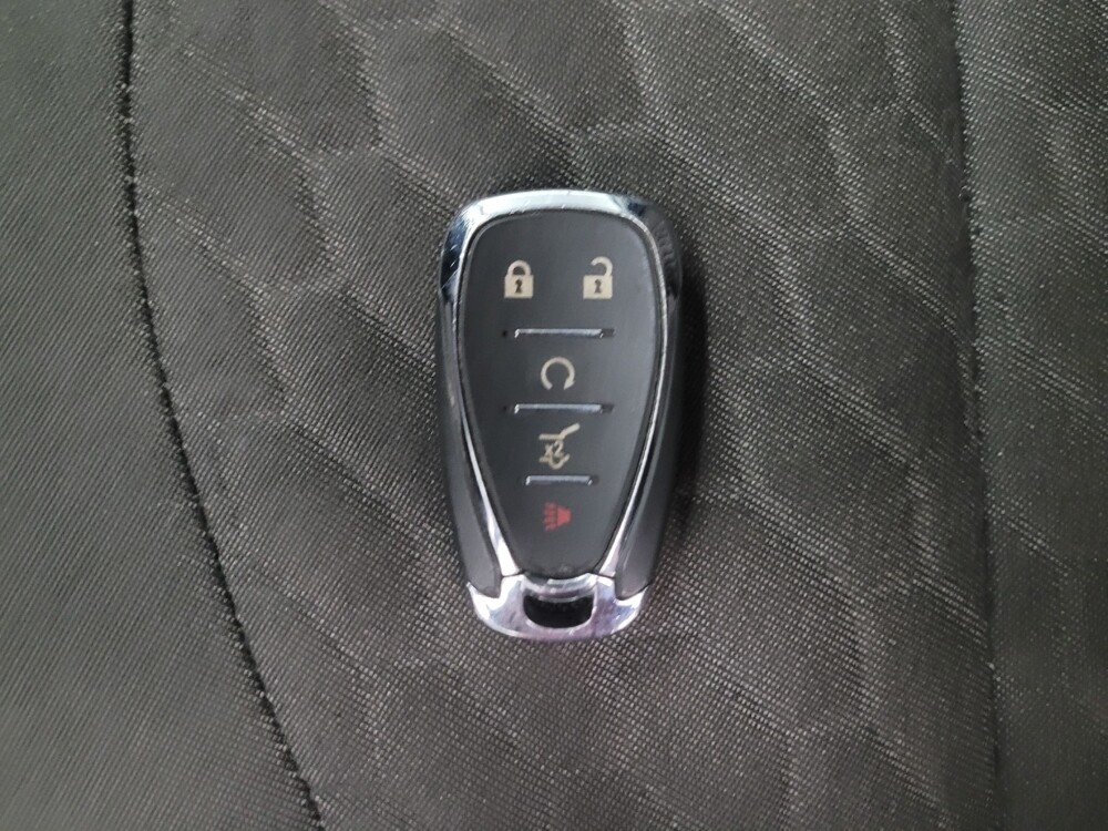 2018 Chevrolet Equinox in St. Louis, MO 63125 - 18077614 32