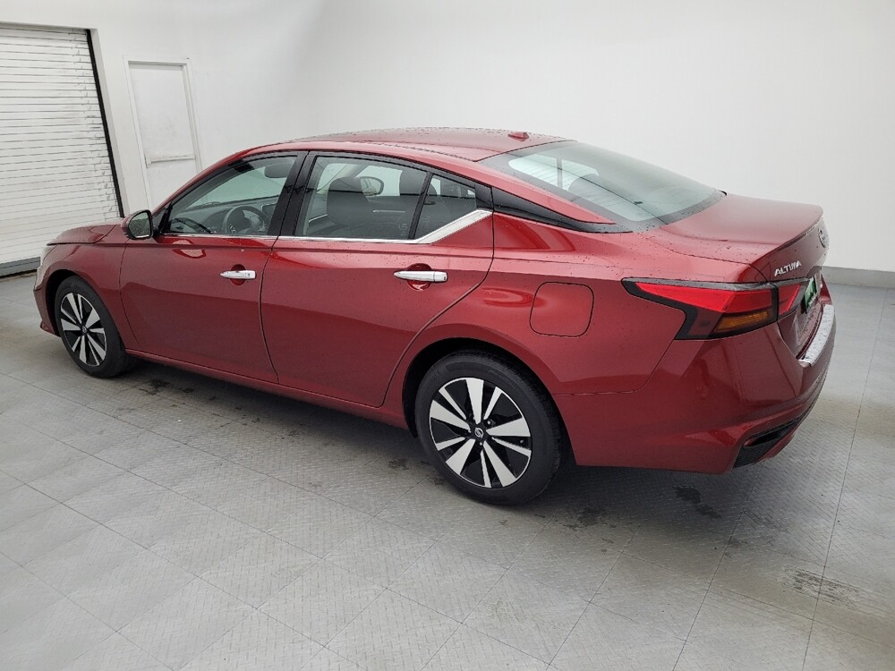 2020 Nissan Altima in Greensboro, NC 27407 - 18077654 3