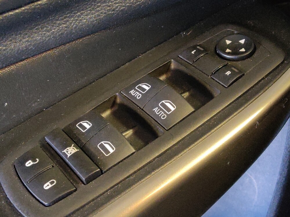 2019 Jeep Cherokee in San Antonio, TX 78238 - 18077713 27