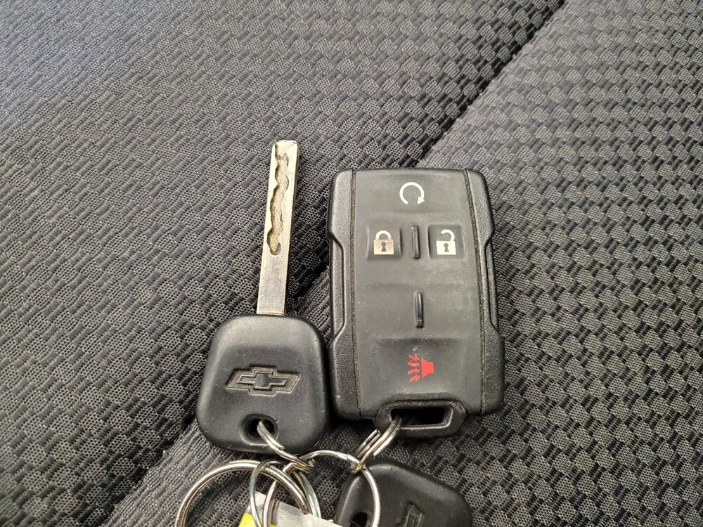 2016 Chevrolet Silverado 1500 in Columbus, OH 43228 - 18077735 32