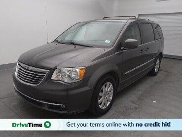 2016 Chrysler Town & Country in Independence, MO 64055