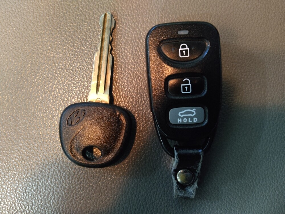 2019 Hyundai Elantra in Conyers, GA 30094 - 18077770 32