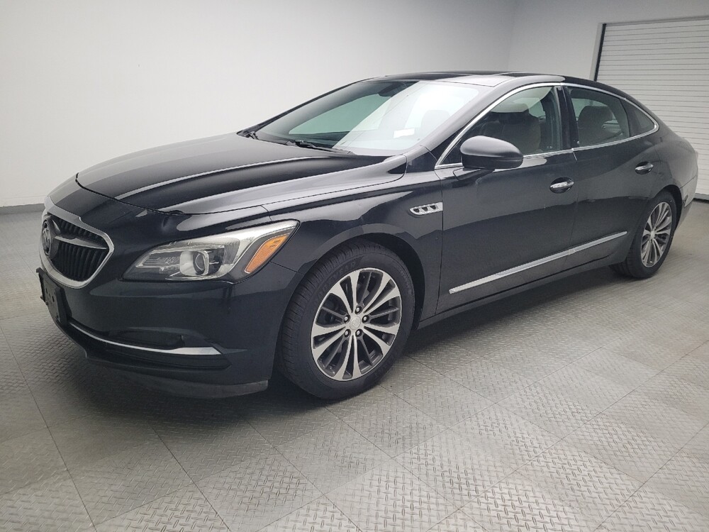 2017 Buick LaCrosse in Eastpointe, MI 48021 - 18077829 2
