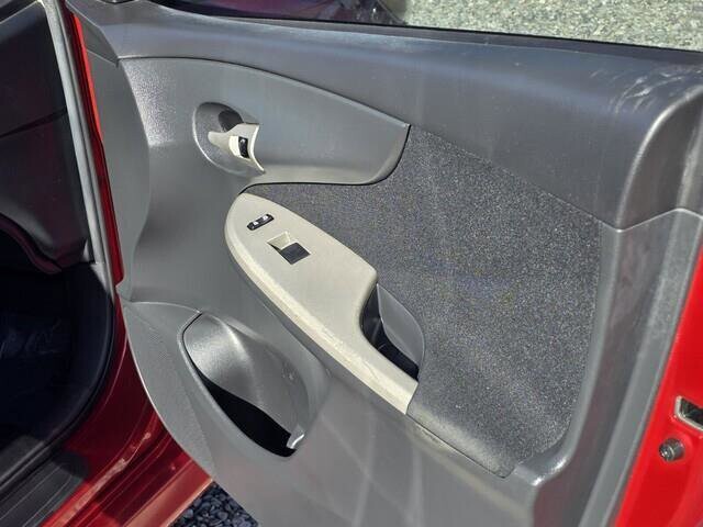 2013 Toyota Corolla in Mesa, AZ 85212 - 18077860 32