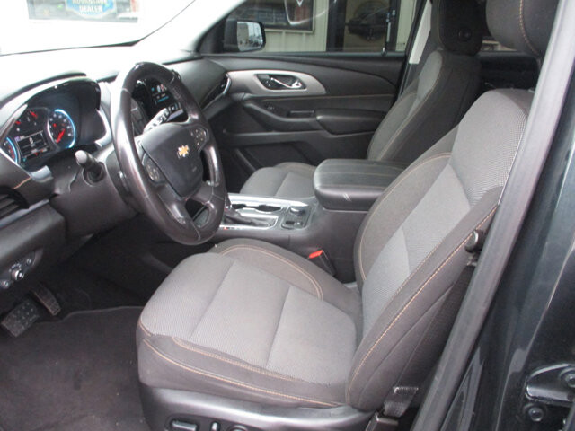 2018 Chevrolet Traverse in Oak Grove, MO 64075 - 18077864 9