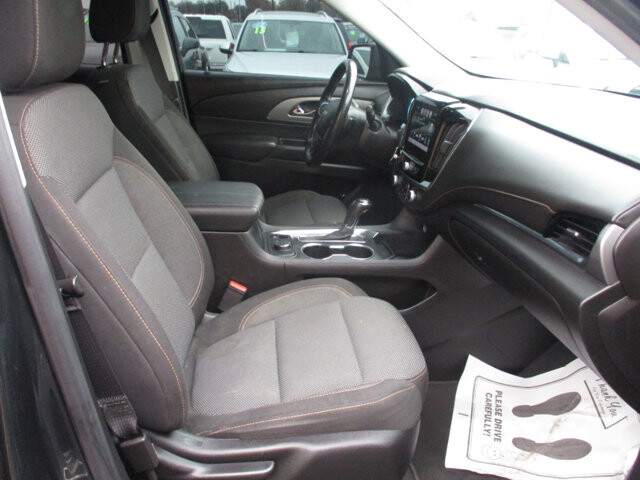 2018 Chevrolet Traverse in Oak Grove, MO 64075 - 18077864 10