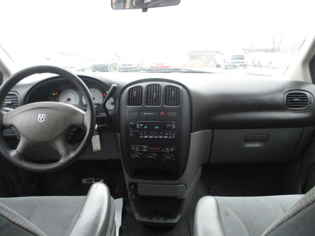 2005 Dodge Grand Caravan in Oak Grove, MO 64075 - 18077865 11