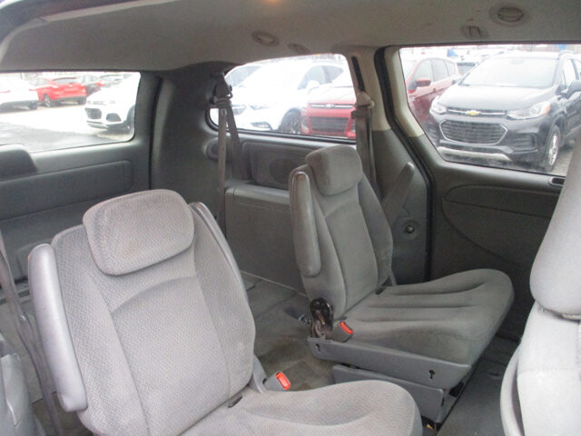 2005 Dodge Grand Caravan in Oak Grove, MO 64075 - 18077865 12