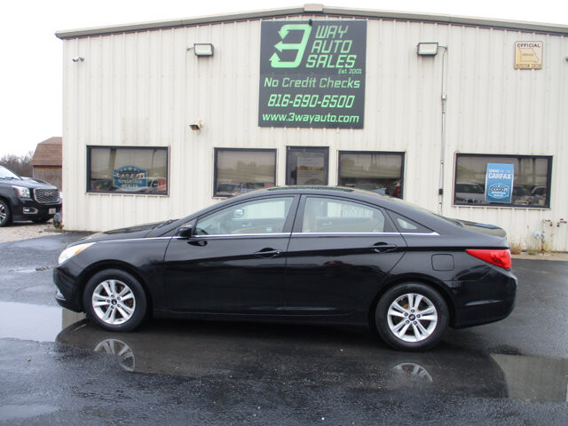 2013 Hyundai Sonata in Oak Grove, MO 64075 - 18077867 8