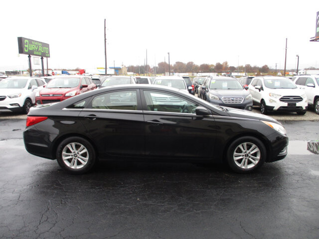 2013 Hyundai Sonata in Oak Grove, MO 64075 - 18077867 4