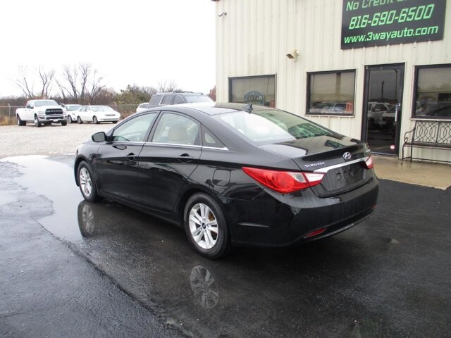 2013 Hyundai Sonata in Oak Grove, MO 64075 - 18077867 7