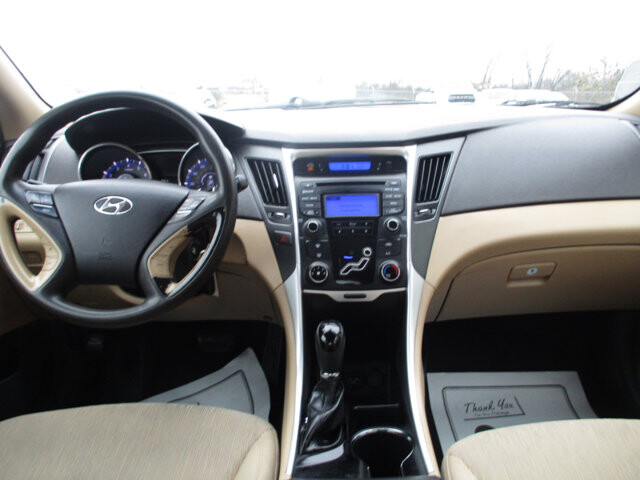 2013 Hyundai Sonata in Oak Grove, MO 64075 - 18077867 12