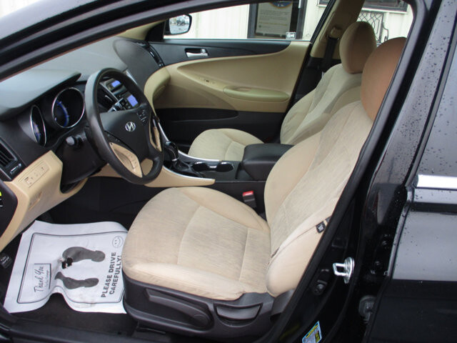 2013 Hyundai Sonata in Oak Grove, MO 64075 - 18077867 9