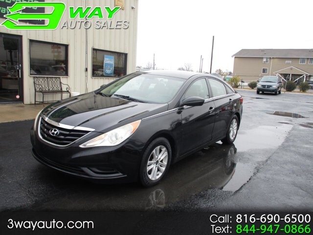 2013 Hyundai Sonata in Oak Grove, MO 64075 - 18077867