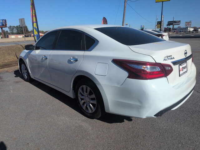 2018 Nissan Altima in North Little Rock, AR 72117-1620 - 18077870 3