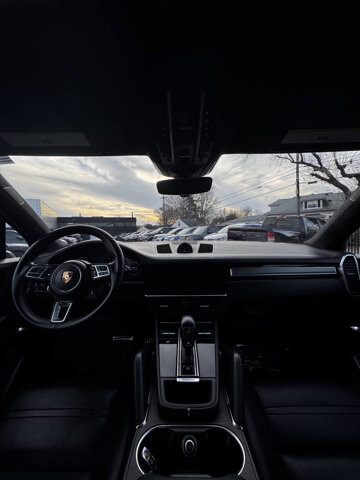 2020 Porsche Cayenne in Eastpointe, MI 48021 - 18077885 6
