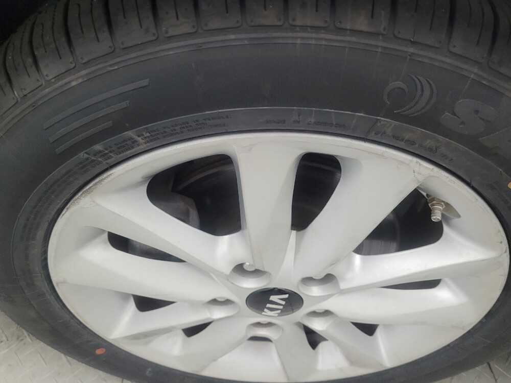 2017 Kia Forte in Jackson, MS 39211 - 18077906 31