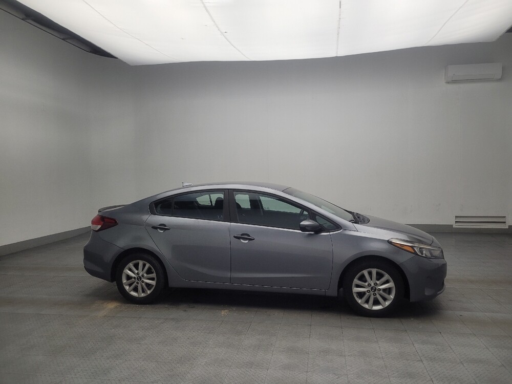 2017 Kia Forte in Jackson, MS 39211 - 18077906 11