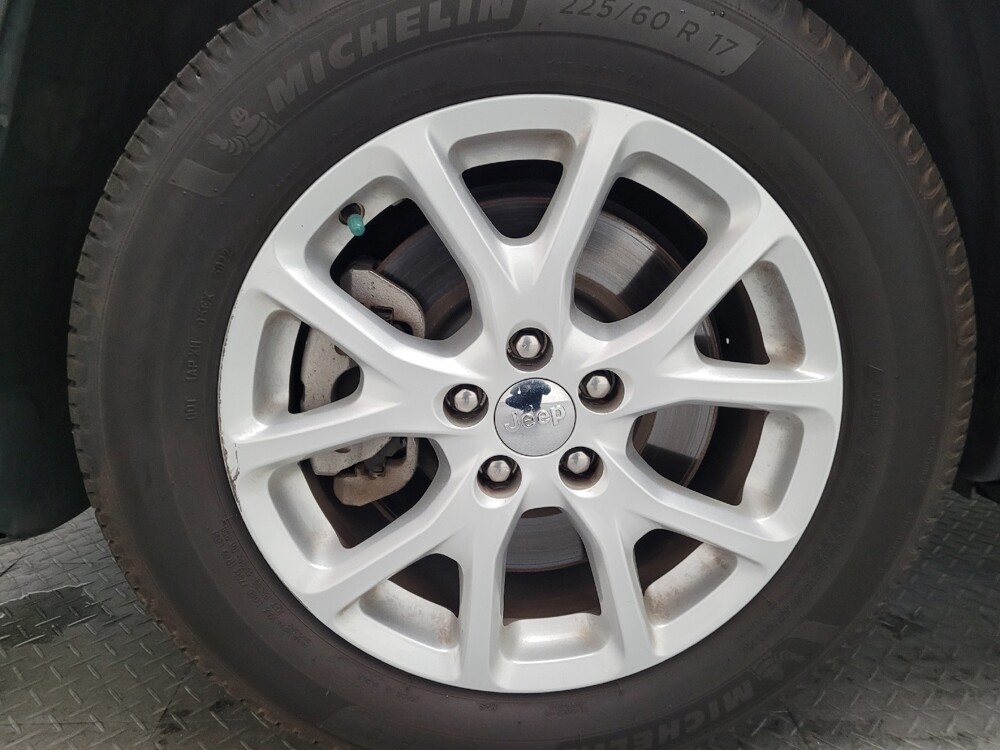 2018 Jeep Cherokee in Montclair, CA 91763 - 18077946 31