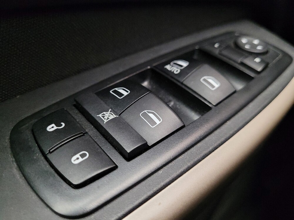 2018 Jeep Cherokee in Montclair, CA 91763 - 18077946 27