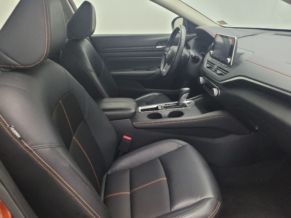 2021 Nissan Altima in Gainesville, FL 32609 - 18077950 21