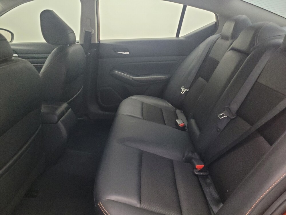 2021 Nissan Altima in Gainesville, FL 32609 - 18077950 18