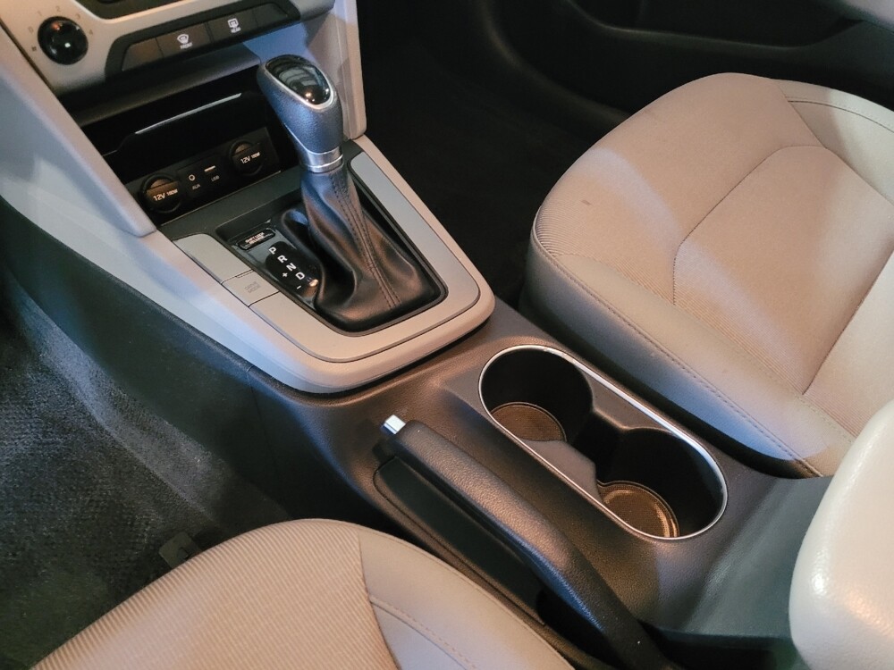 2017 Hyundai Elantra in Gainesville, FL 32609 - 18077952 26