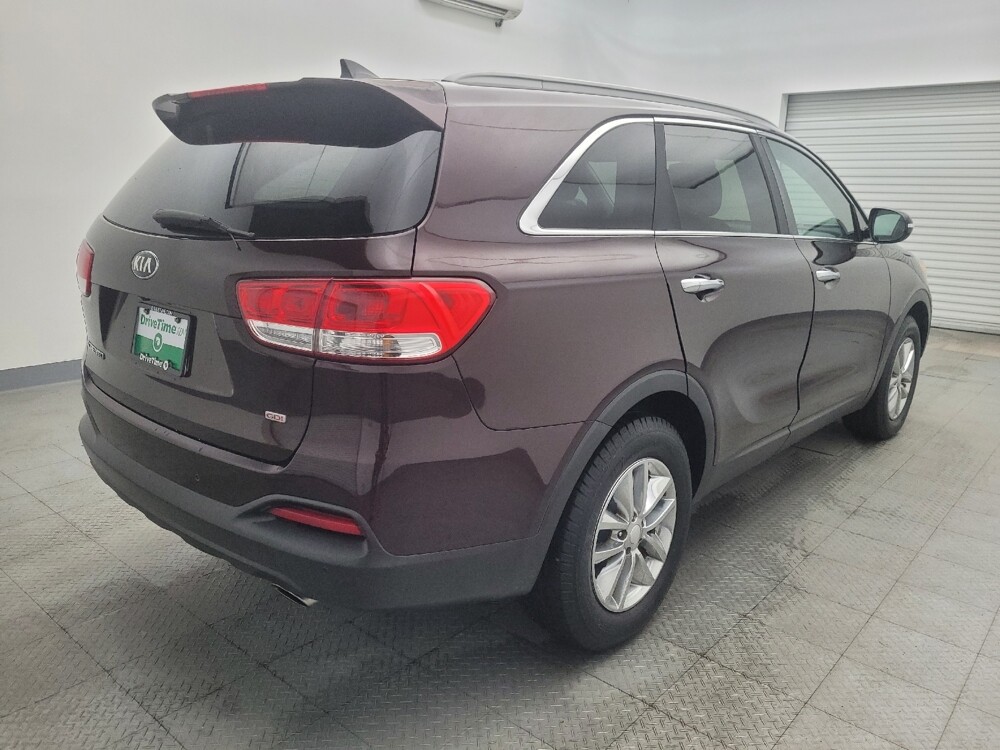 2016 Kia Sorento in Round Rock, TX 78664 - 18077975 9