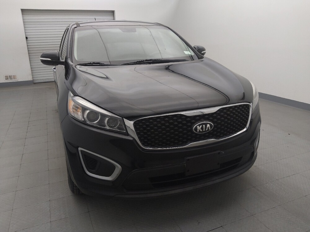2018 Kia Sorento in Houston, TX 77060 - 18077980 14