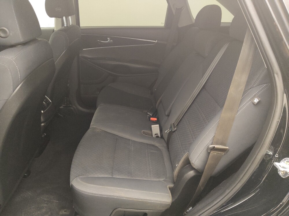 2018 Kia Sorento in Houston, TX 77060 - 18077980 18