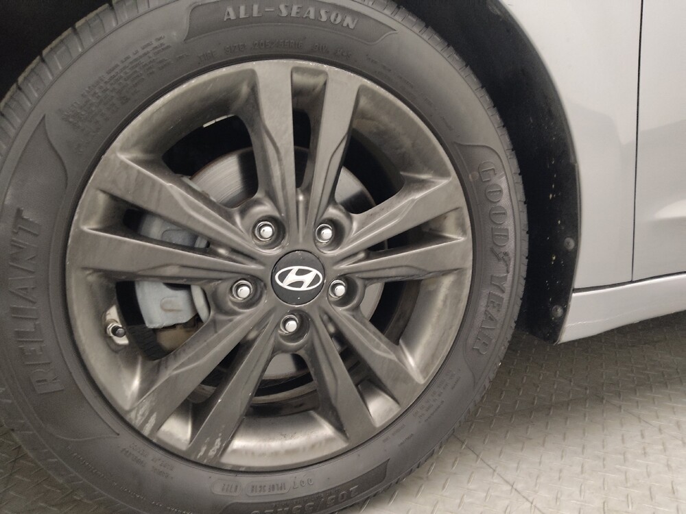 2017 Hyundai Elantra in Gainesville, FL 32609 - 18078126 31