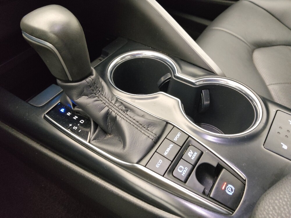 2019 Toyota Camry in Houston, TX 77060 - 18078140 26