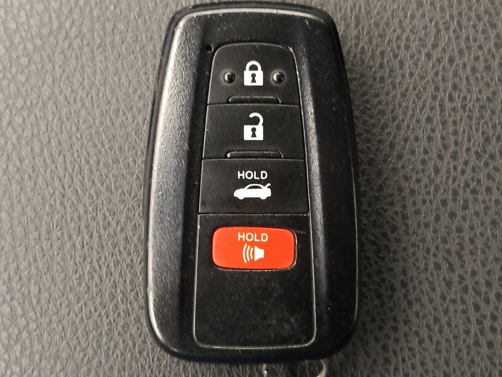 2019 Toyota Camry in Houston, TX 77060 - 18078140 32