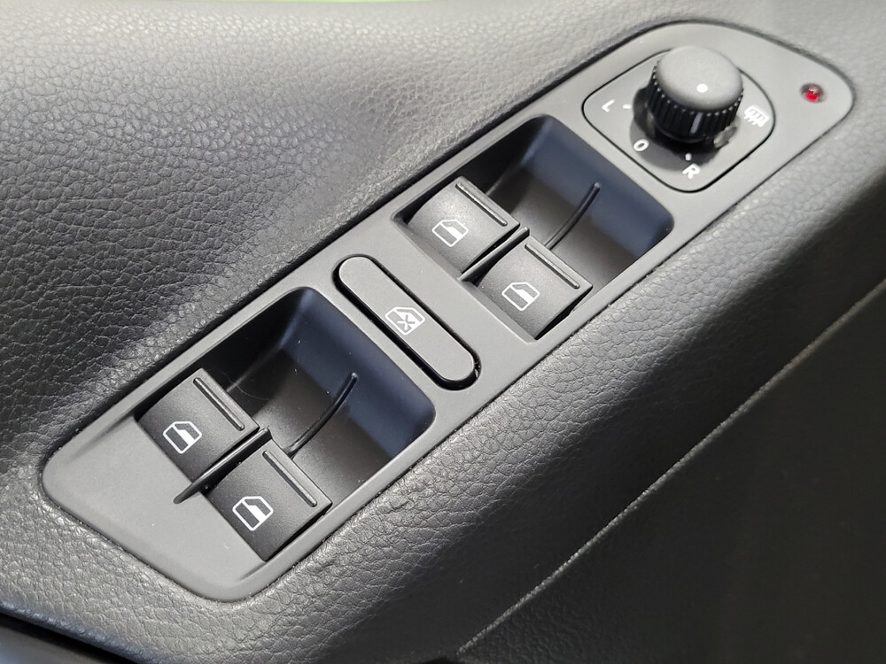 2017 Volkswagen Tiguan in Plymouth Meeting, PA 19462 - 18078196 27