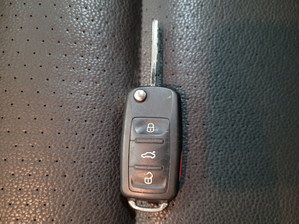 2017 Volkswagen Tiguan in Plymouth Meeting, PA 19462 - 18078196 32