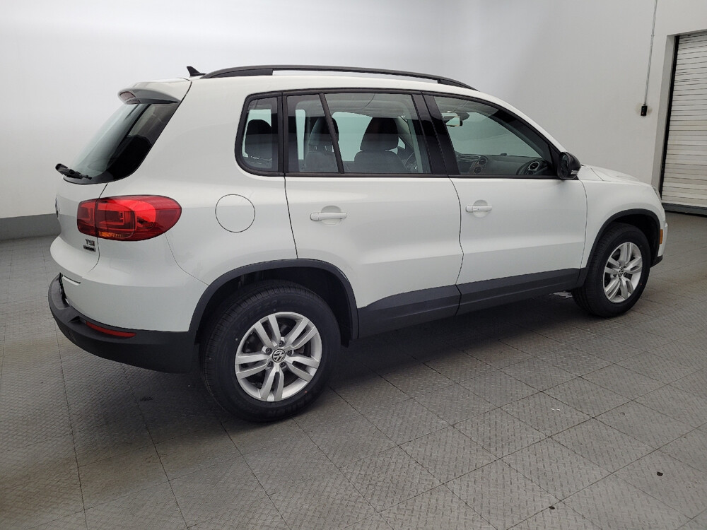 2017 Volkswagen Tiguan in Plymouth Meeting, PA 19462 - 18078196 10