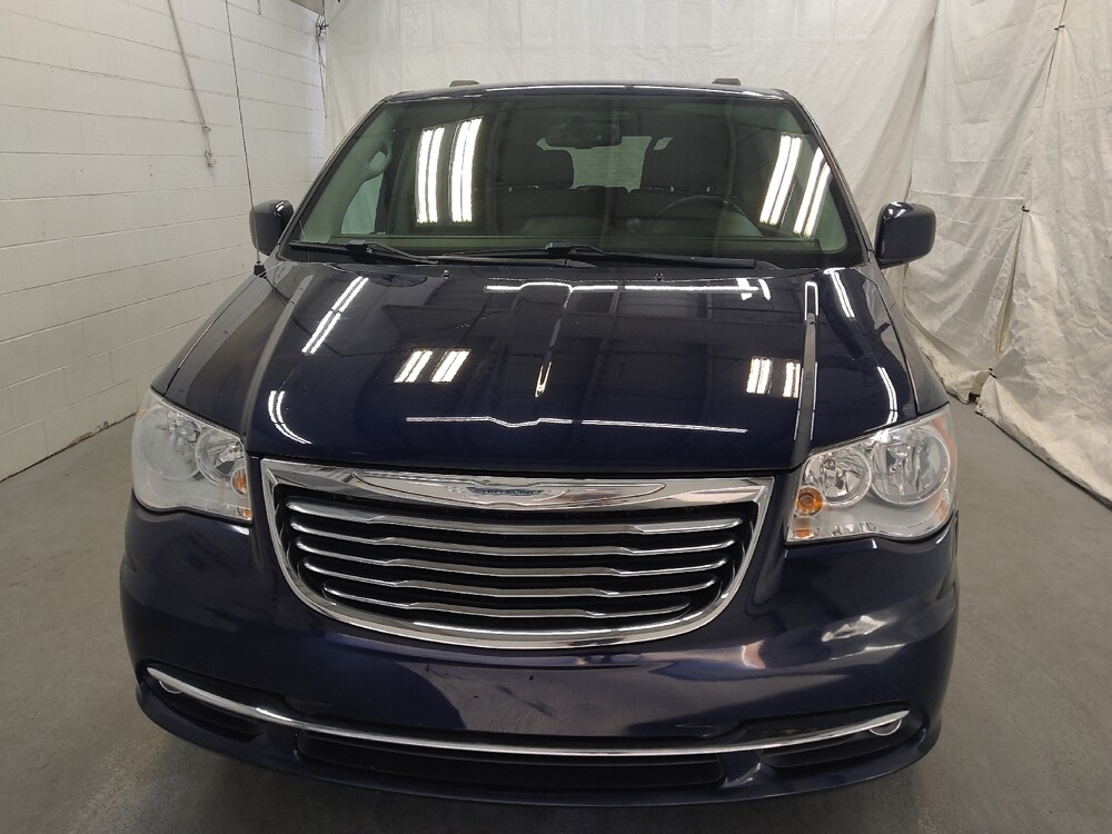 2016 Chrysler Town & Country in Fairfield, OH 45014 - 18078199 15
