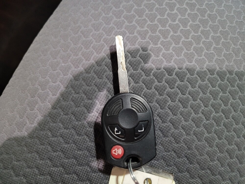 2018 Ford Escape in Montclair, CA 91763 - 18078208 32