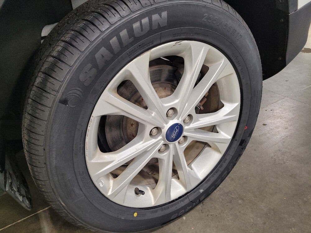 2018 Ford Escape in Montclair, CA 91763 - 18078208 31