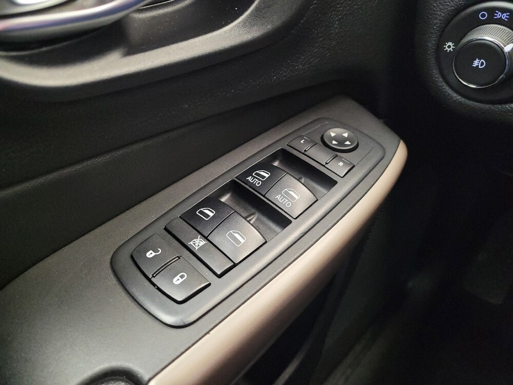 2018 Jeep Cherokee in Columbus, OH 43231 - 18078211 27