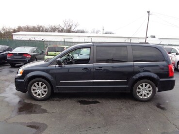 2014 Chrysler Town & Country in Lebanon, TN 37087-3302