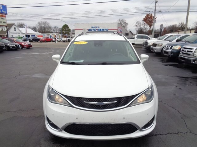 2017 Chrysler Pacifica in Lebanon, TN 37087-3302 - 18078244 3
