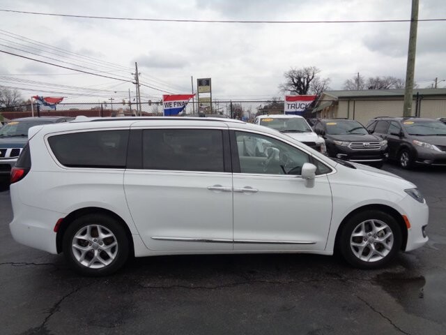 2017 Chrysler Pacifica in Lebanon, TN 37087-3302 - 18078244 2